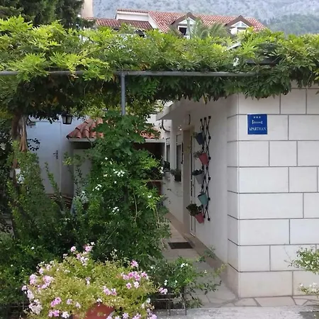 Apartment Center Tonka