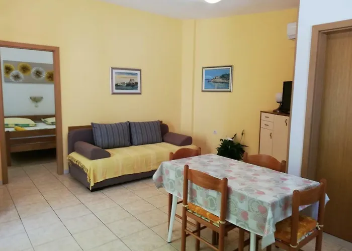 Center Tonka Apartment